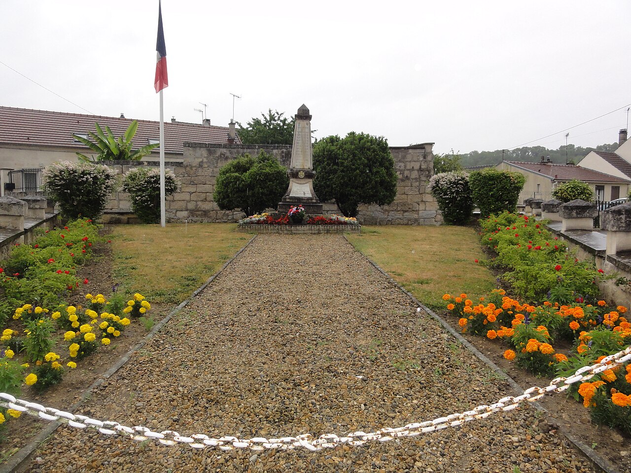 Monument aux morts.